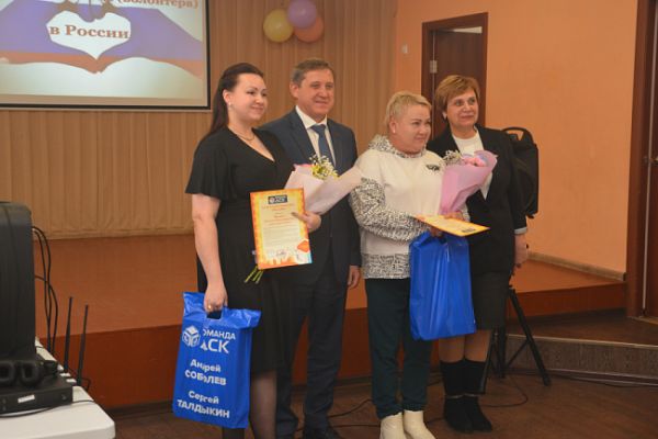 Воронежских волонтёров СВО наградили в микрорайоне Подклетном 