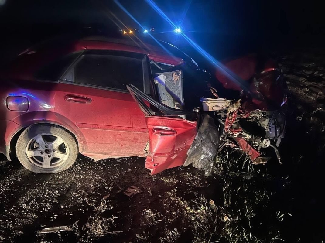 Машина всмятку. Смертельное ДТП с грузовиком произошло на воронежской трассе