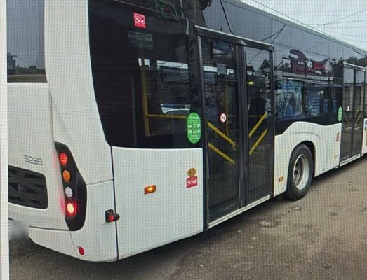 Автобус сбил женщину у остановки в Воронеже