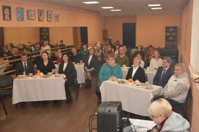 Воронежский депутат вместе с волонтёрами отметили День добровольца