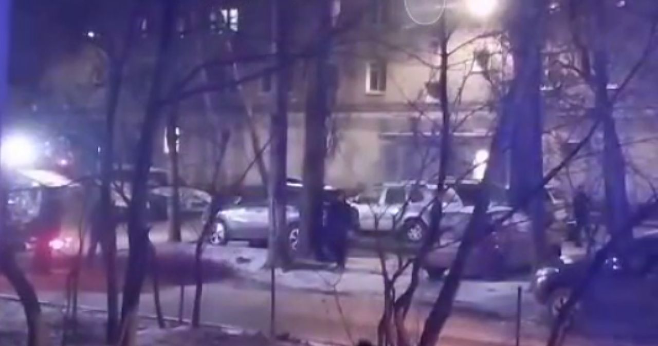 Припаркованные авто забаррикадировали проезд пожарным машинам в&nbsp;Воронеже (ВИДЕО)