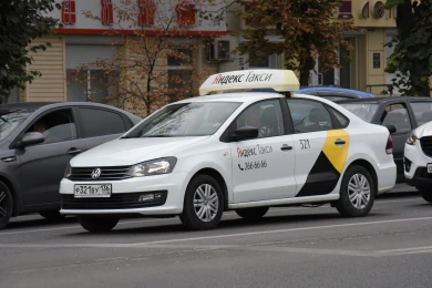 Цены на такси взлетели после снегопада в Воронеже