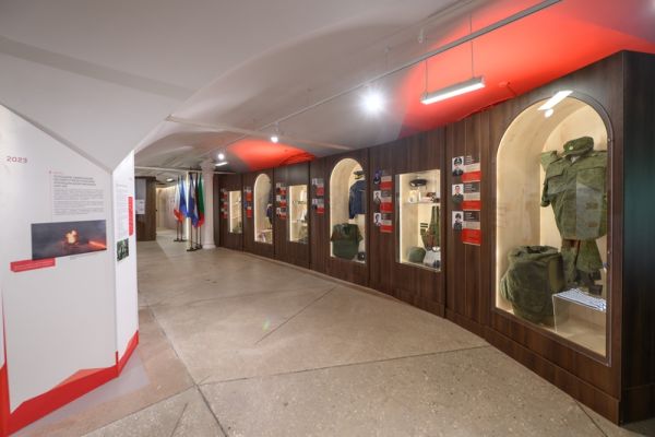 Личные истории и боевой путь участников спецоперации представили на выставке в Воронеже 