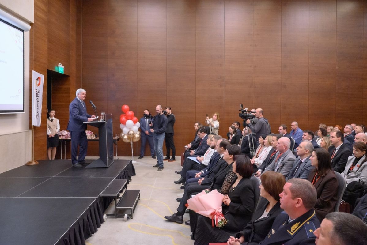 Воронежский губернатор назвал МФЦ одним из&nbsp;наиболее эффективных каналов взаимодействия граждан и&nbsp;органов власти&nbsp;