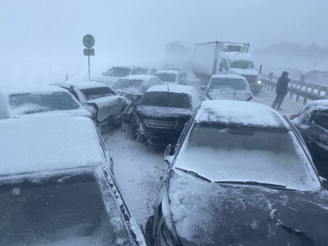 Автотрассу Тамбов - Пенза перекрыли из-за масштабной аварии