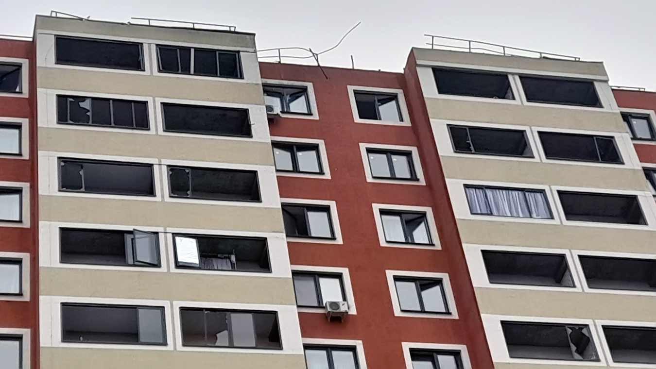 «И тут окно вывалилось внутрь»