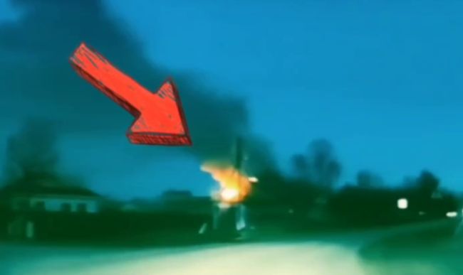 Полиция чудом спасла женщину из горящего дома в Воронежской области (ВИДЕО) 