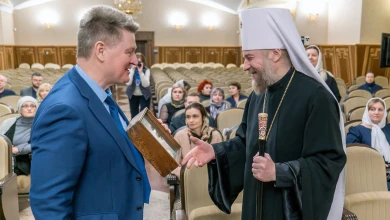 Митрополит Леонтий вручил дипломы журналистам «МОЁ!»