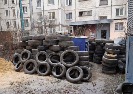 В Белгороде на смех горожанам защищают генераторы старыми шинами