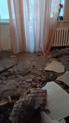Потолок рухнул в воронежской квартире после ремонта батареи (ВИДЕО)
