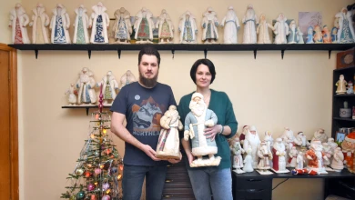 Почему воронежец на первую встречу с невестой принёс не цветы, а Деда Мороза, изготовленного полвека назад