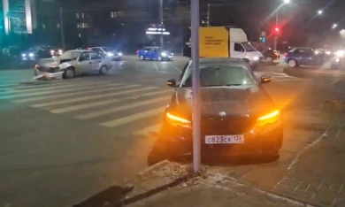 Об аварии с БМВ сообщили воронежцы (ВИДЕО)