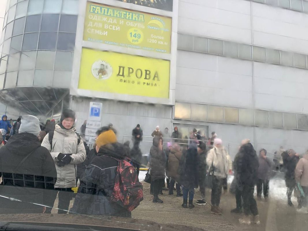 Из ТРЦ «Липецк» срочно эвакуируют посетителей