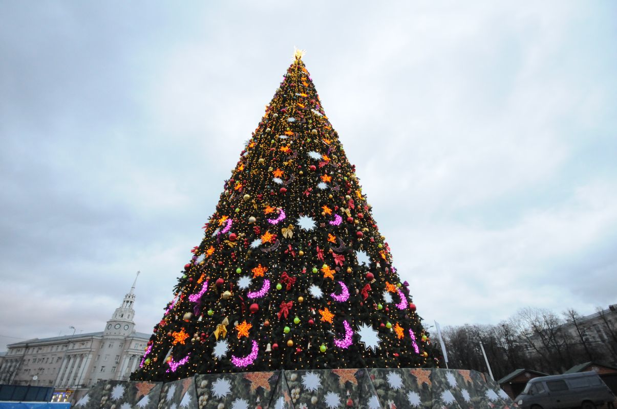 Воронежцев эвакуировали с площади Ленина во время ракетной опасности