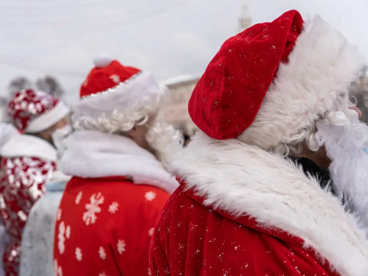 На Деда надейся, а сам — не плошай, или Сколько денег попросили бы воронежцы на Новый год