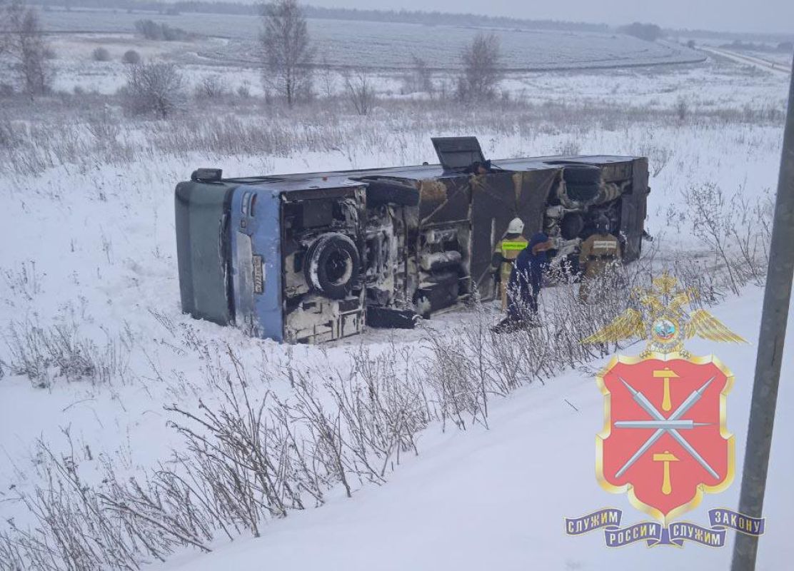 Главное за ночь. 10 человек ранены в жутком ДТП с перевернувшимся рейсовым автобусом