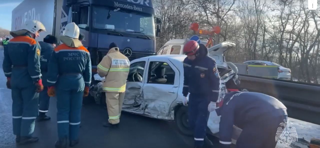 Трассу М-4 «Дон» перекрыли из-за кошмарного массового ДТП с четырьмя погибшими