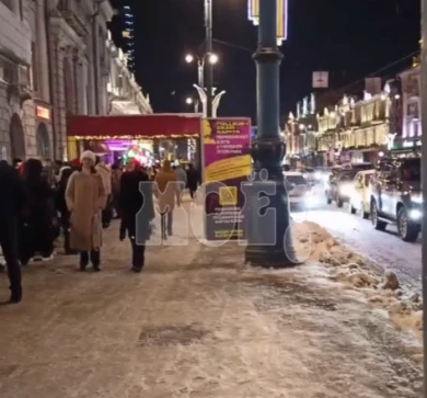 Воронежцы выстроились в гигантскую очередь в клуб, несмотря на орущие сирены