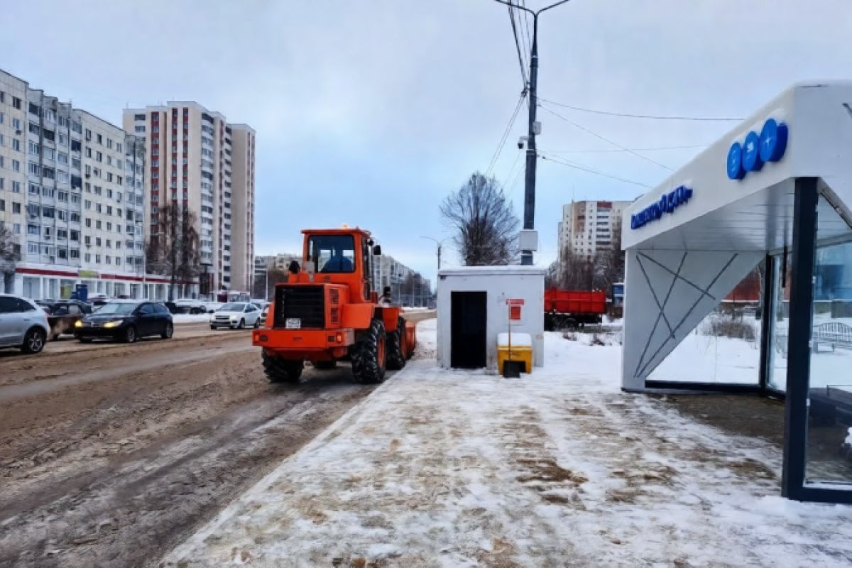 Снегопад выгнал 500 дворников на белгородские улицы для круглосуточной работы
