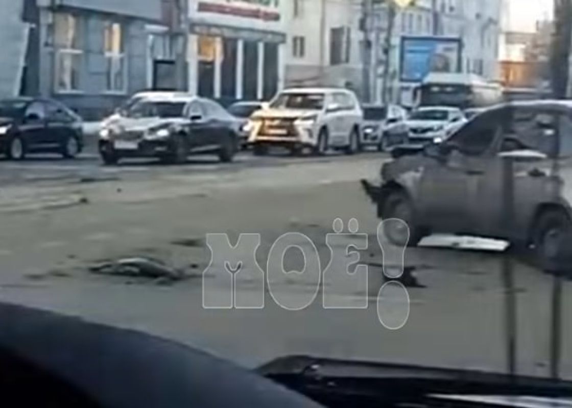 Об аварии с&nbsp;двумя «Грантами» сообщили воронежцы (ВИДЕО)