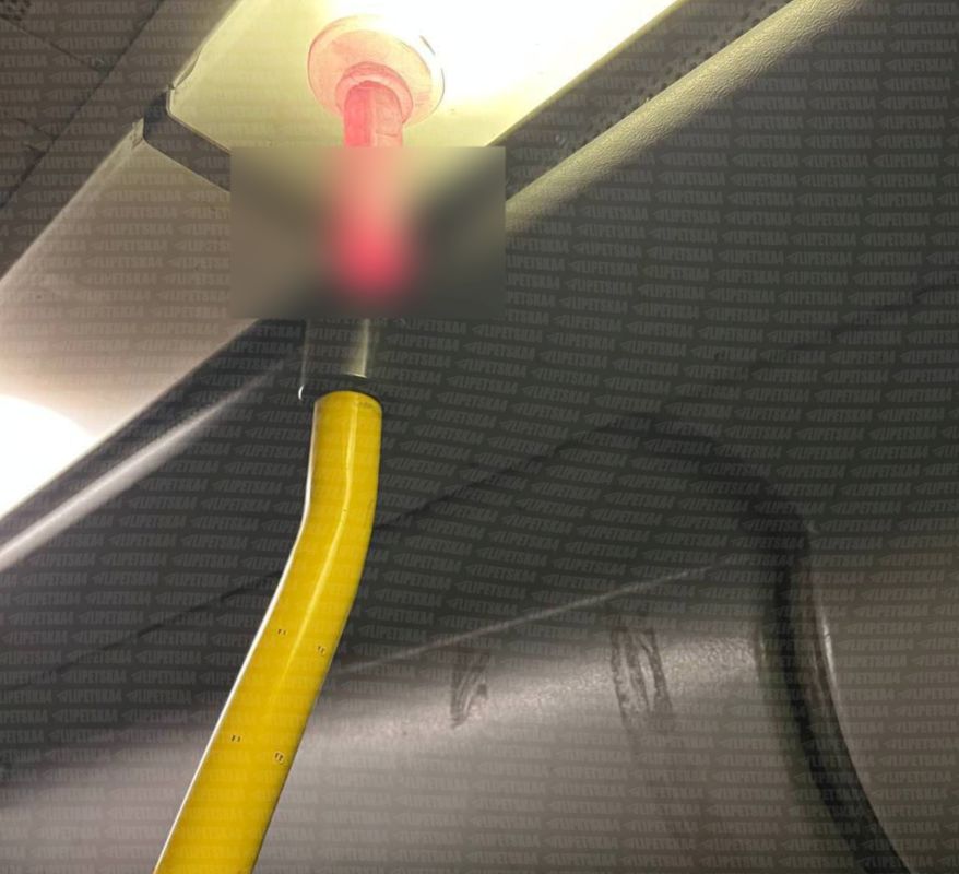 В маршрутке Липецка появился поручень в виде фаллоса