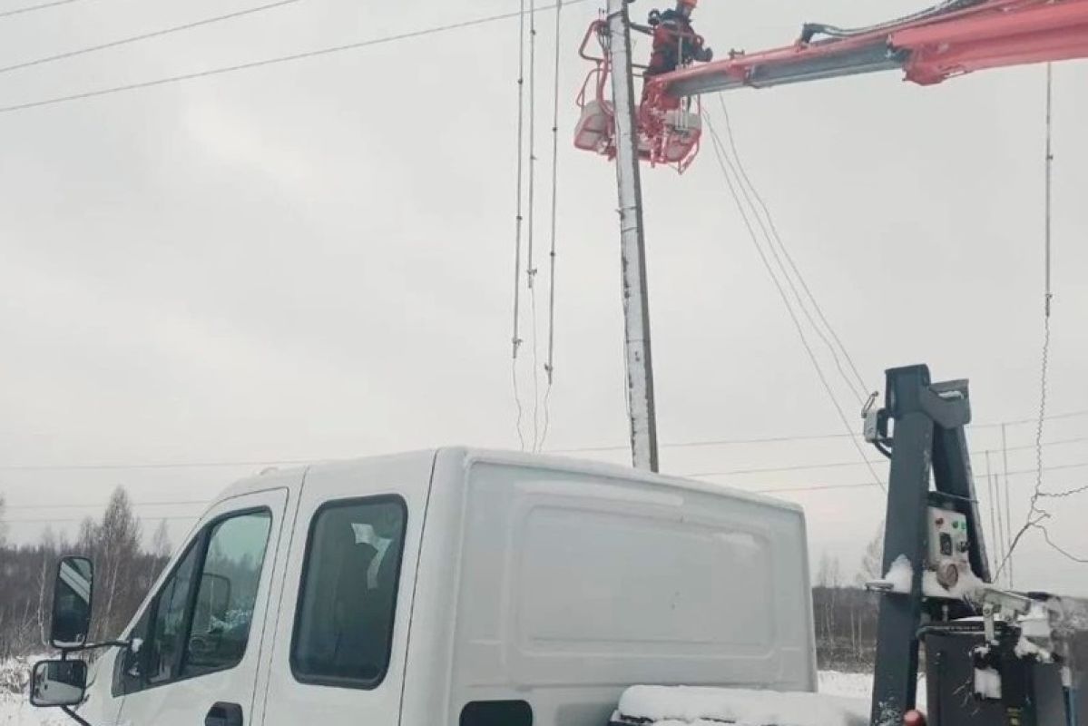 Тамбовские электрики устраняют последствия непогоды