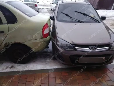 Машина-бунтарка задымилась и устроила ДТП в Воронеже (ВИДЕО)