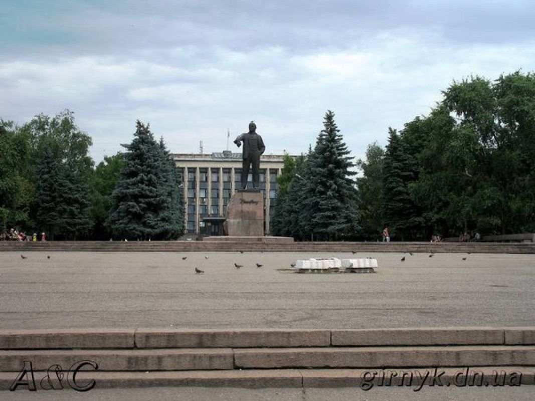 Центральная площадь Селидово