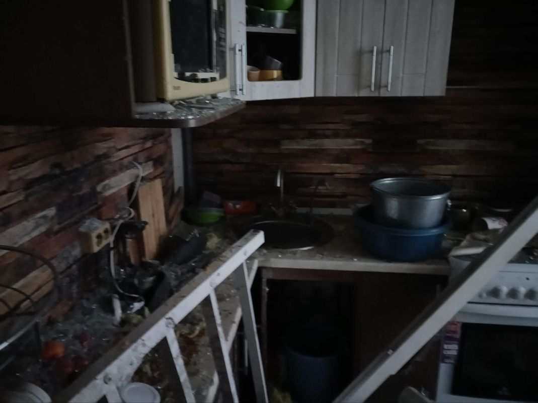Появились новые фото из пострадавшей во время атаки БПЛА квартиры в Воронеже