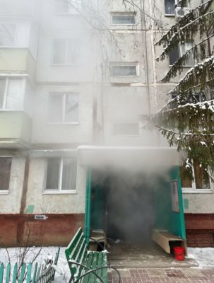 Белгородцы не могут выйти из квартир из-за окутавшего их дом пара