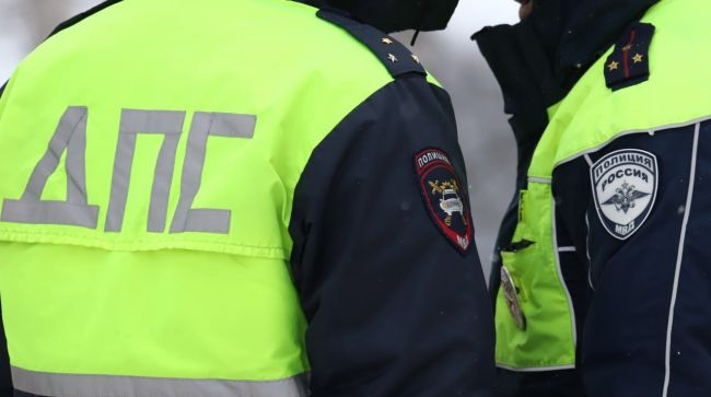 Три человека в легковушке погибли при столкновении с КамАЗом в Белгороде