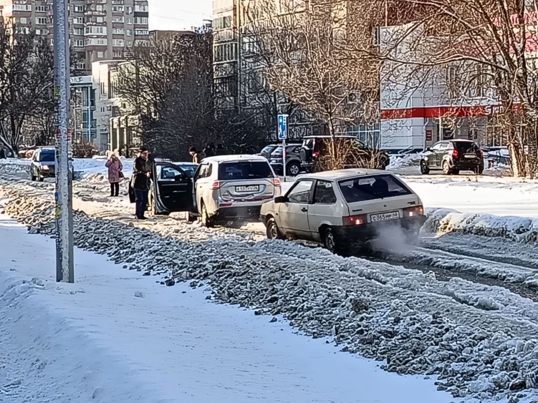 Движение в Липецке стало невозможным из-за ледяных наростов и широких канав