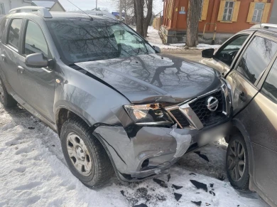 Женщина ранена в аварии с иномаркой в Воронежской области 