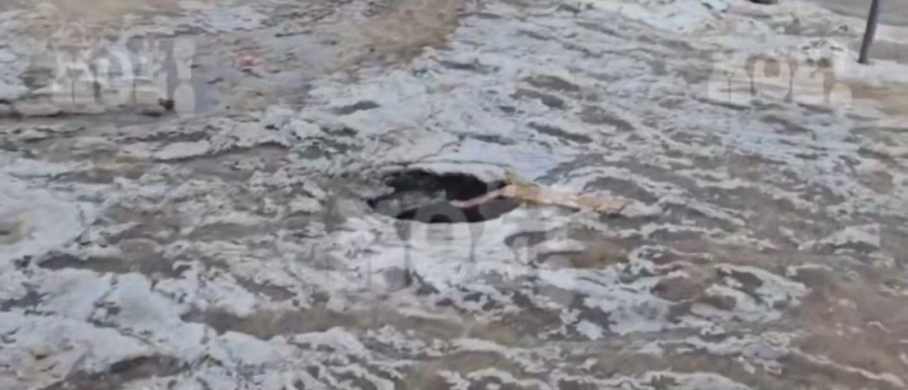 Опасную ловушку для пешеходов сняли на видео в Воронеже&nbsp;