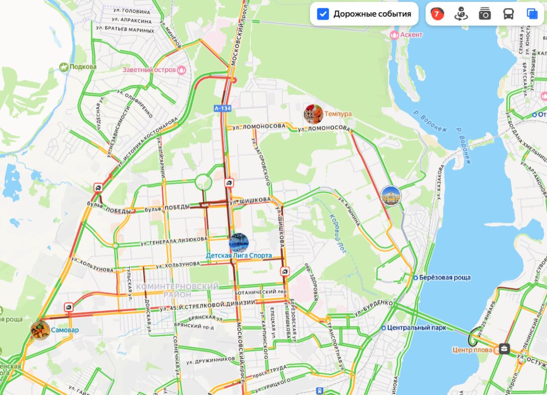 7-балльные пробки из-за снегопада сковали воронежские улицы