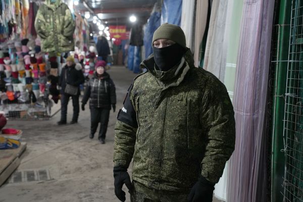 Силовики накрыли незаконных мигрантов в ходе масштабного рейда в Воронеже (ВИДЕО)