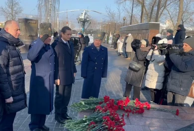 Сотни горожан почтили память Героев, освободивших Воронеж  