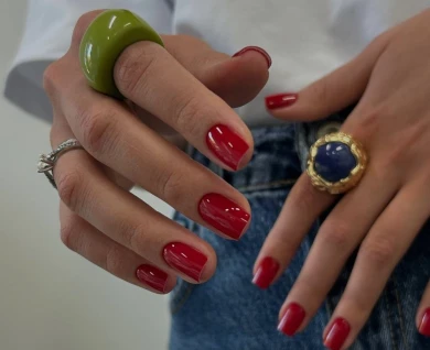 Объёмный 3D-дизайн и денежный френч. Пять главных трендов маникюра в 2026 году