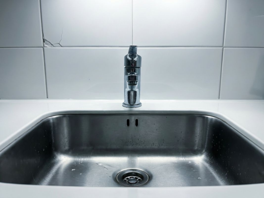 В Липецке дома рядом с региональным правительством оказались обезвожены