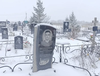 Десятки памятников повреждены на белгородском кладбище после обстрелов ВСУ