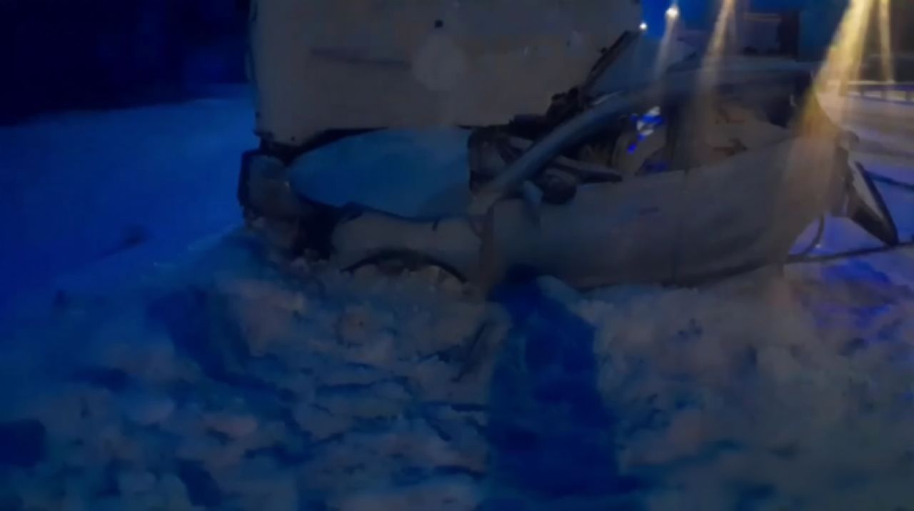 Из покореженной легковушки на белгородской трассе вытащили труп