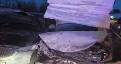 На трассе «Крым» под Курском фура протаранила машину ДПС и легковушки