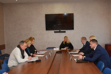 Водителям неотложки приходят штрафы после использования платных парковок: депутаты Воронежа против