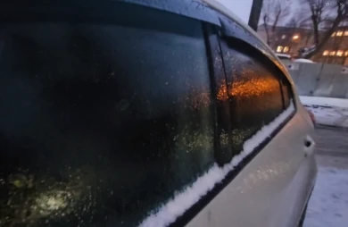 Последствия ледяного дождя показали в Воронеже