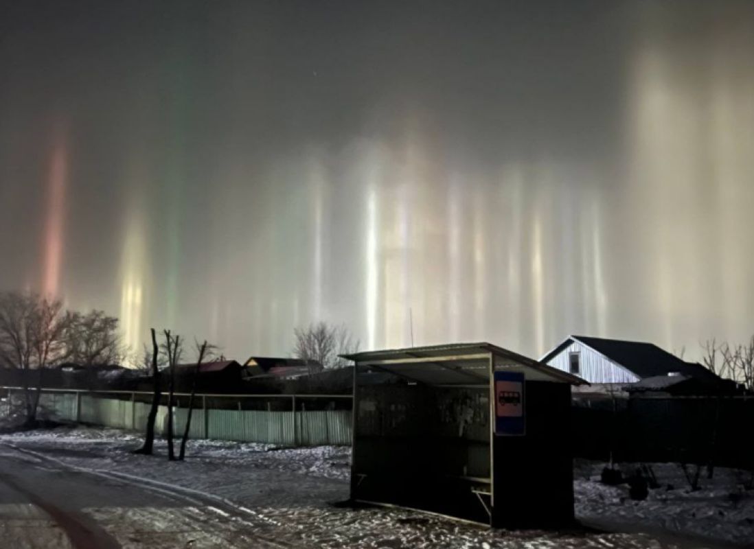 Необычные световые столбы заметили в Воронежской области