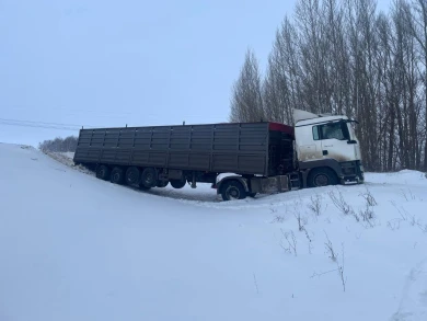 В аварии с грузовиком пострадал один человек