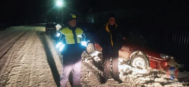 Воронежский водитель попал в снежную ловушку и не смог выбраться