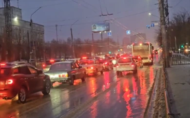 Внушительная пробка сковала Московский проспект в Воронеже