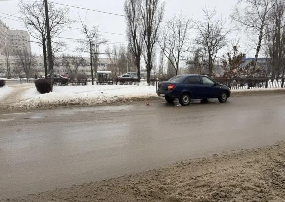 Двух девушек сбили на пешеходном переходе в Воронеже