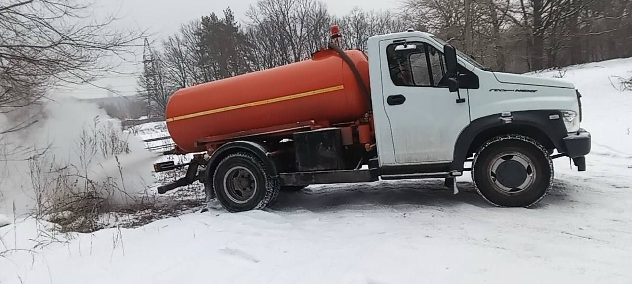 Неизвестные сливали нечистоты прямо на почву в Воронеже